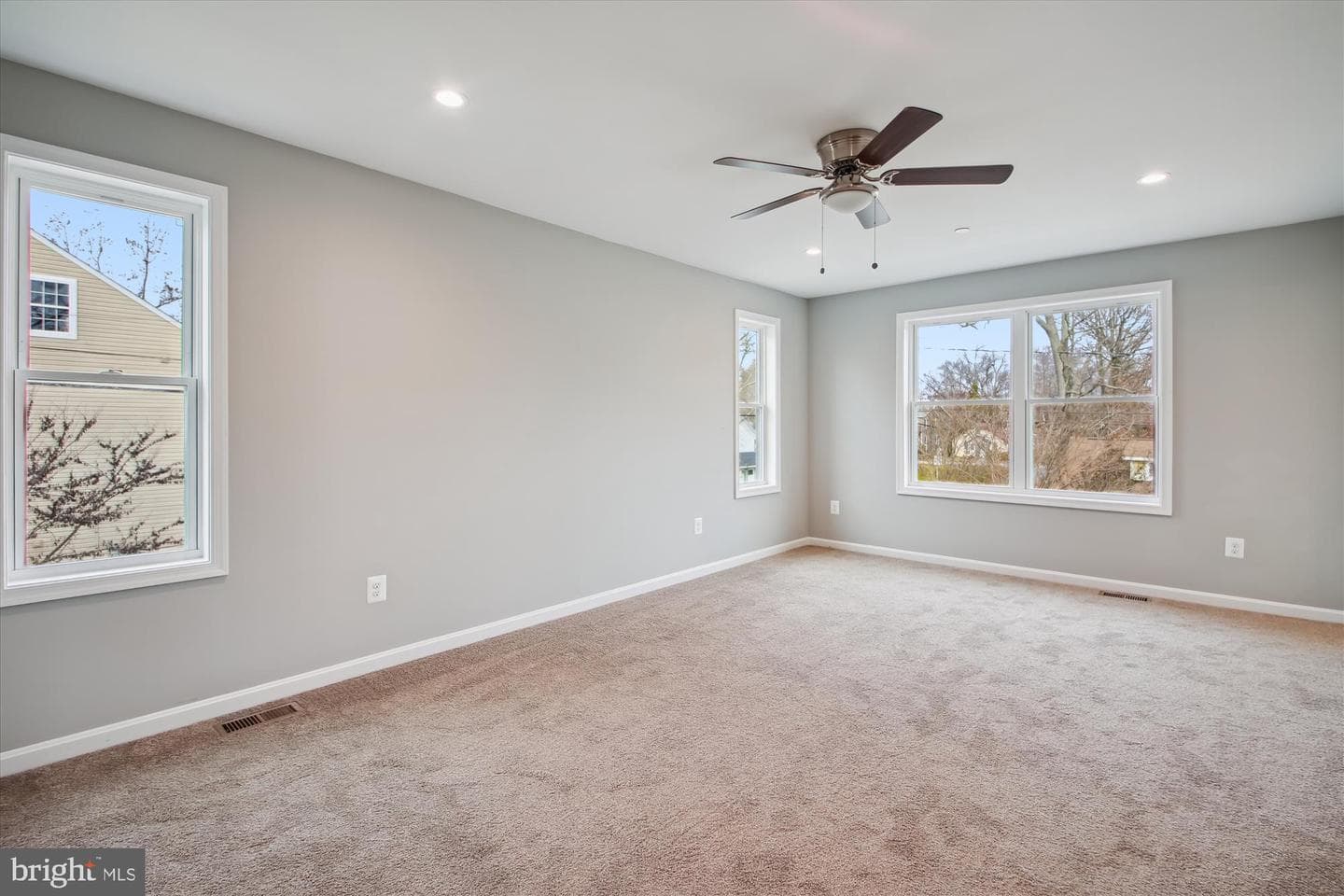 1225 Spruce Avenue photo 9