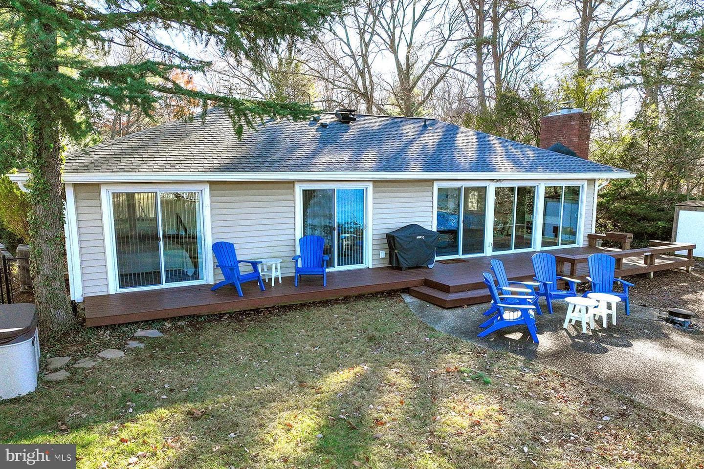 345 Dewey Drive photo 16