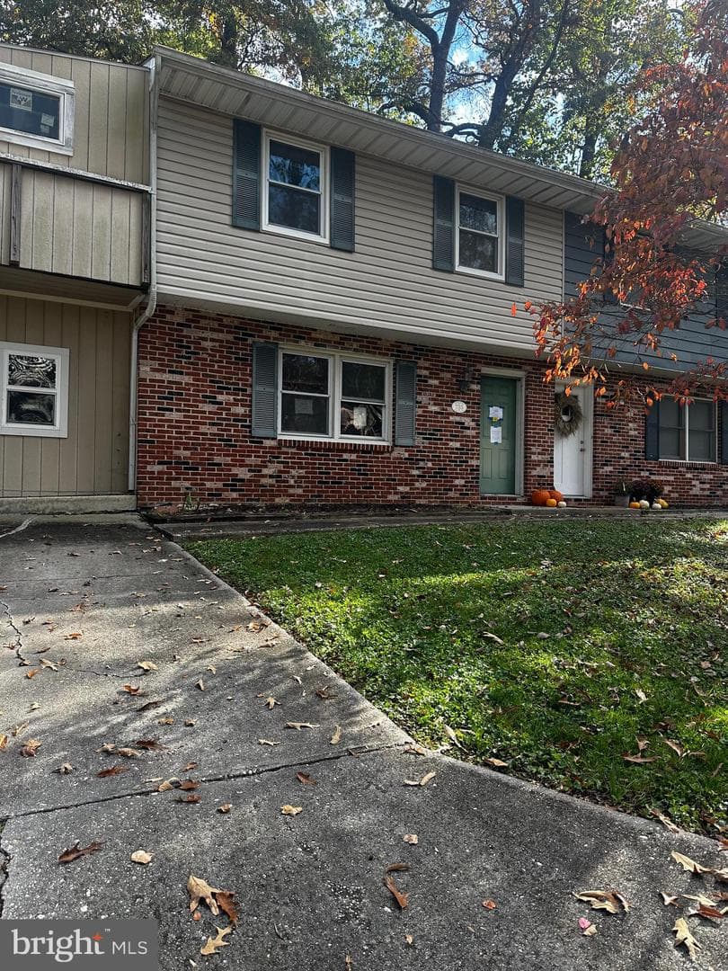 735 Eddy Road photo 2