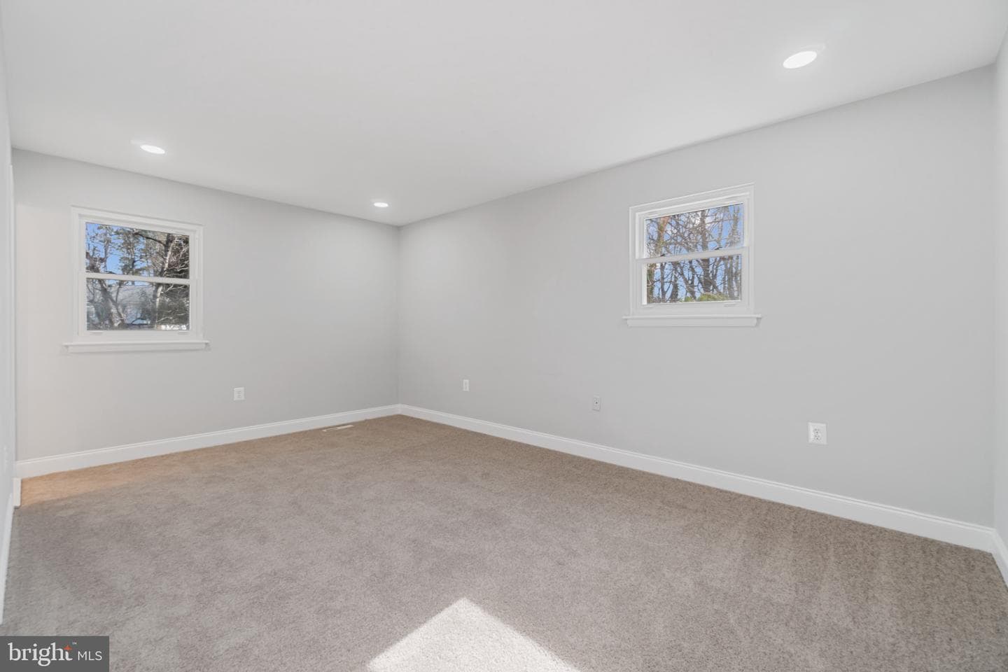 327 Chalet Drive photo 16