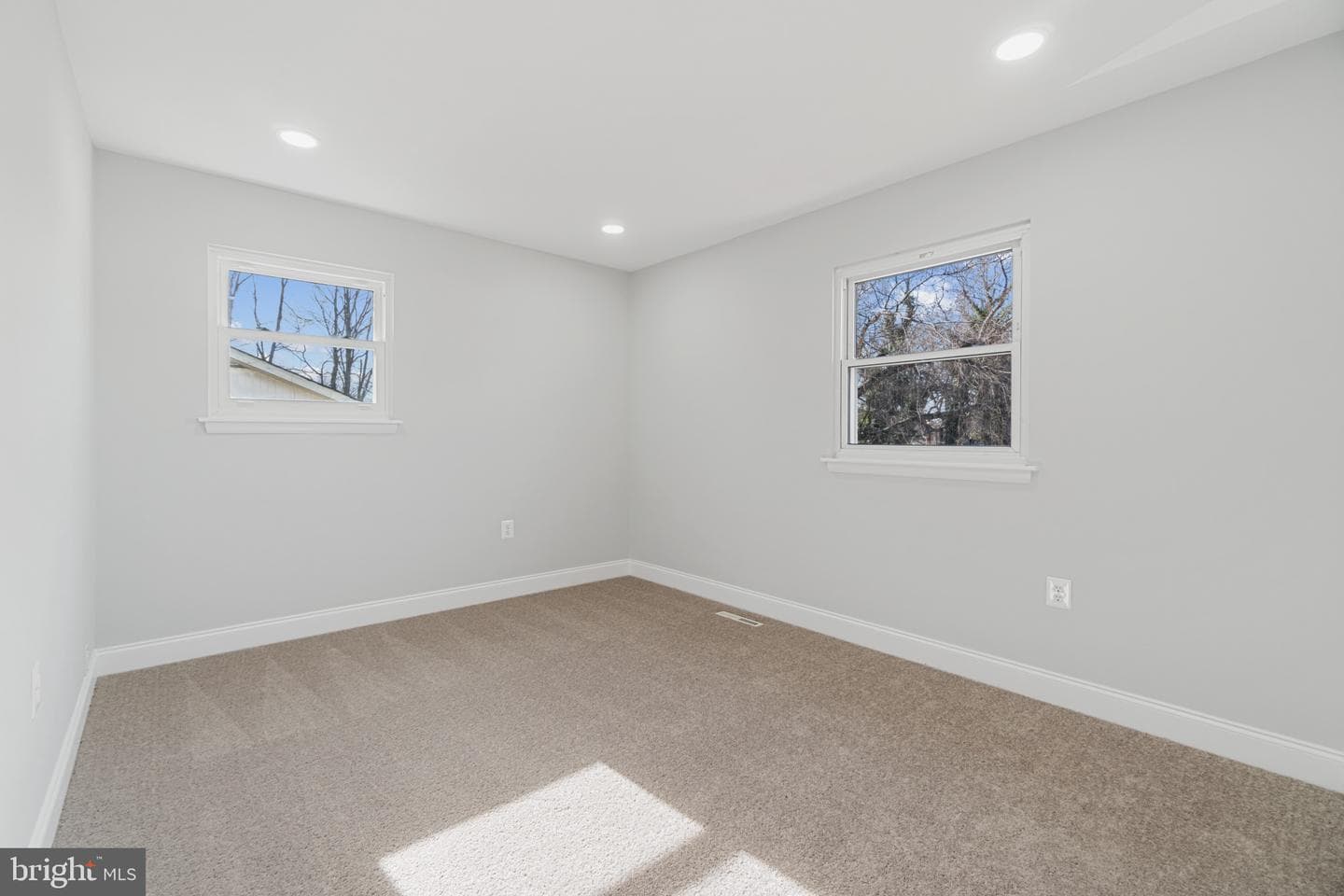 327 Chalet Drive photo 19