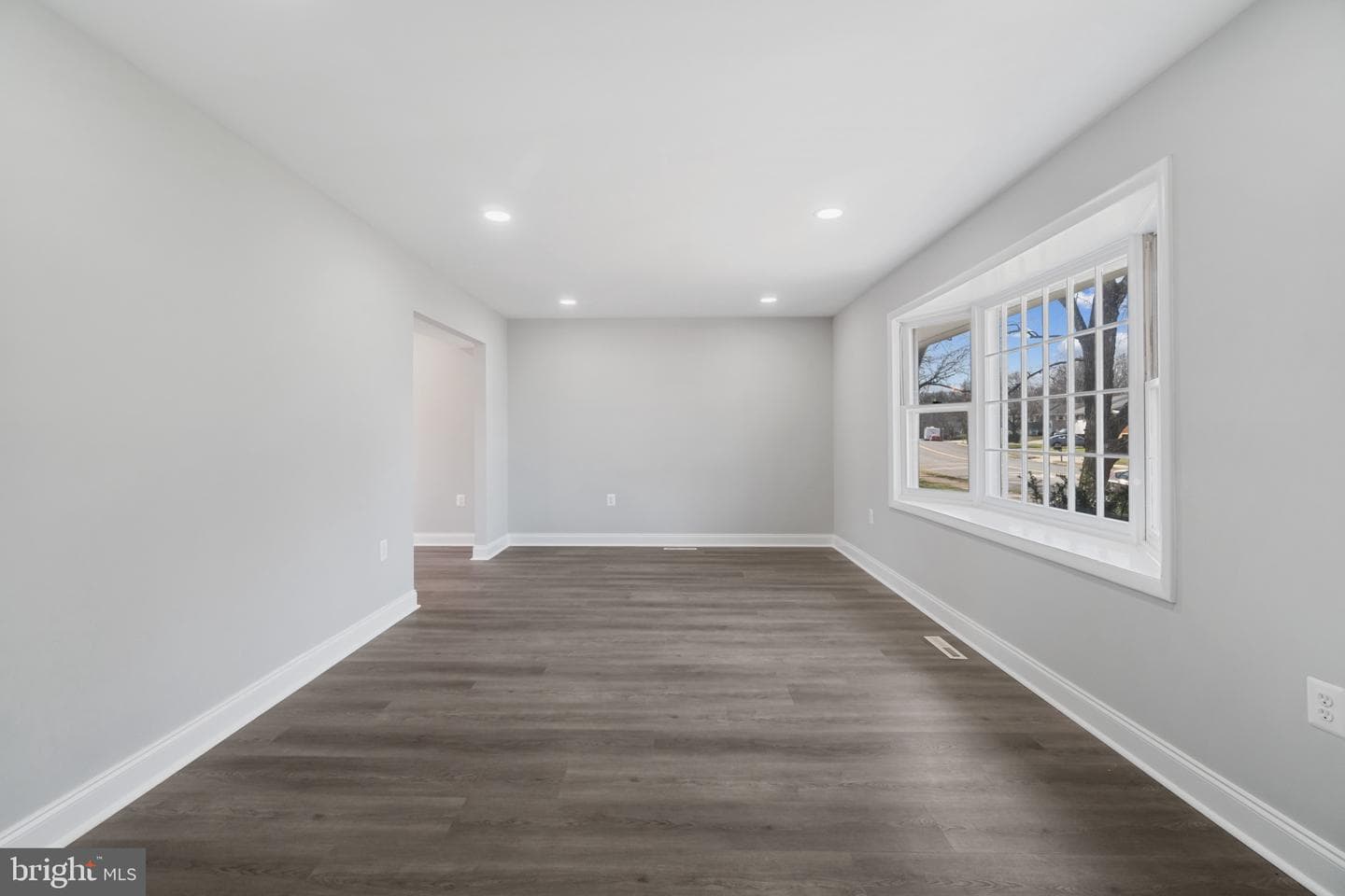 327 Chalet Drive photo 3