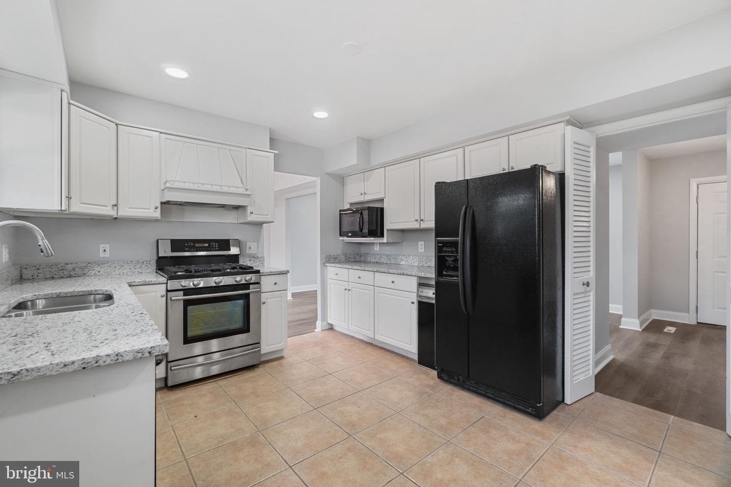 327 Chalet Drive photo 9