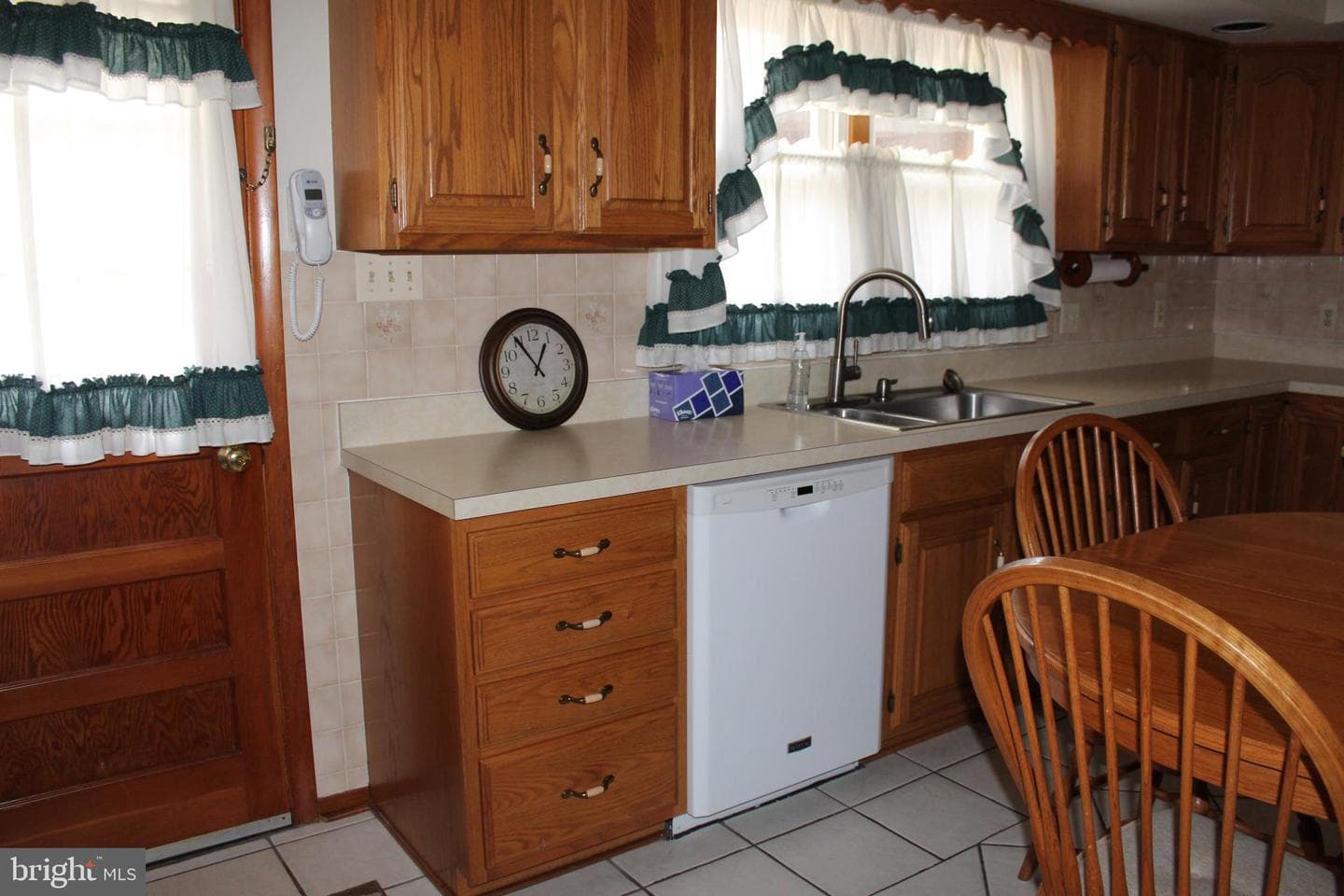 832 Lucky Road photo 10