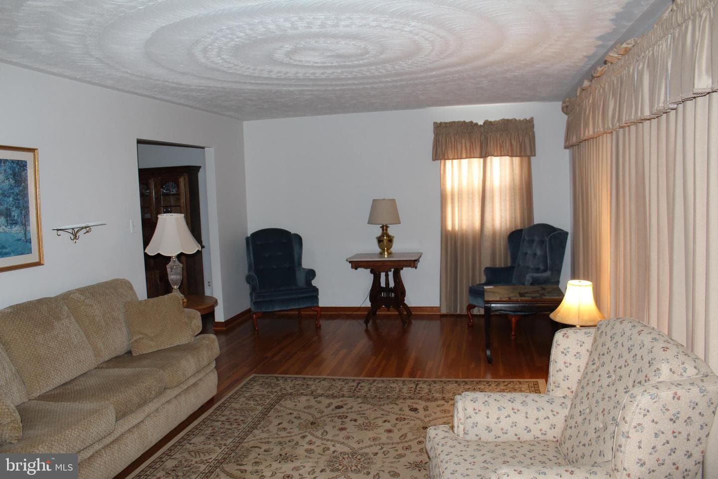 832 Lucky Road photo 2