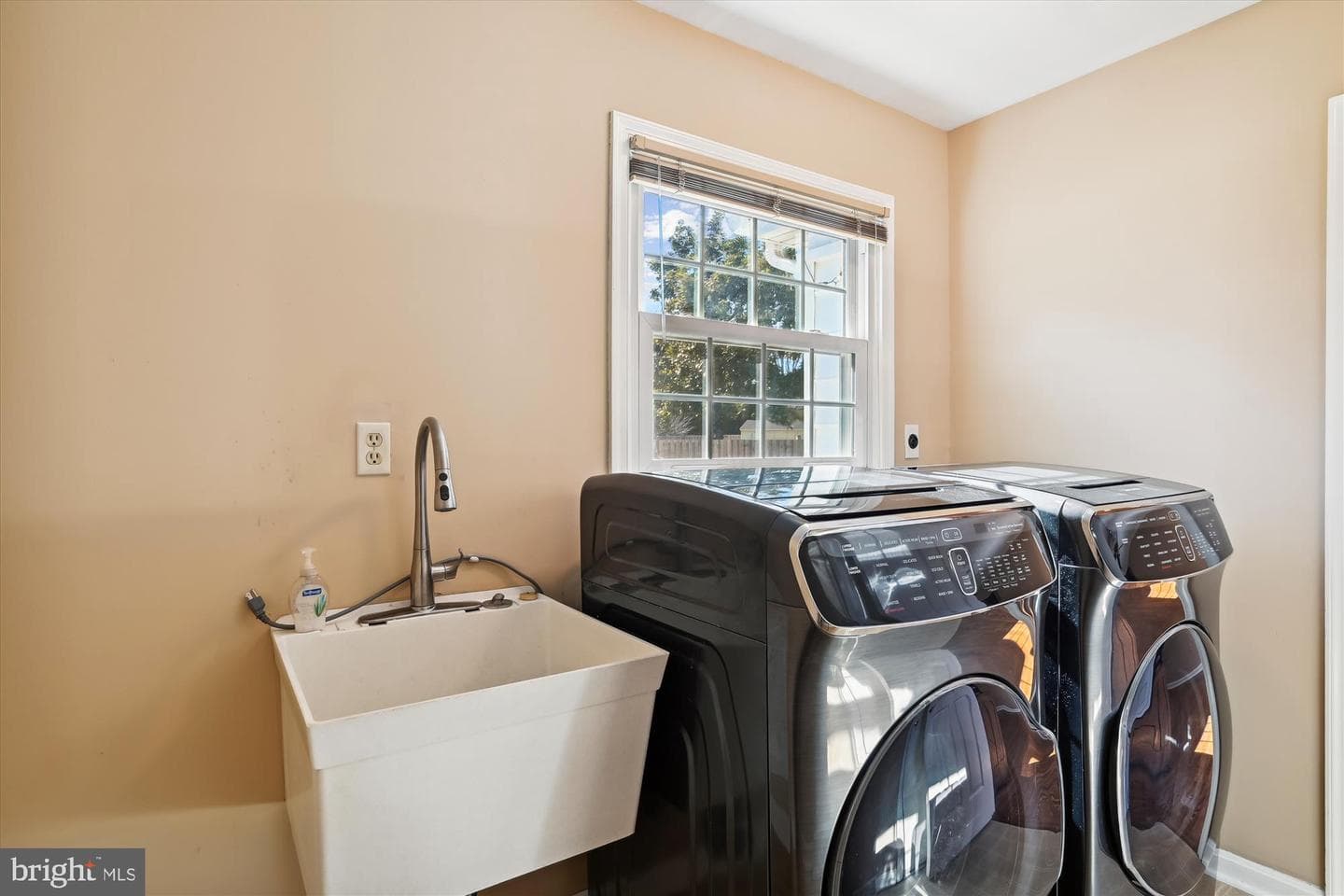 144 Cardamon Drive photo 28