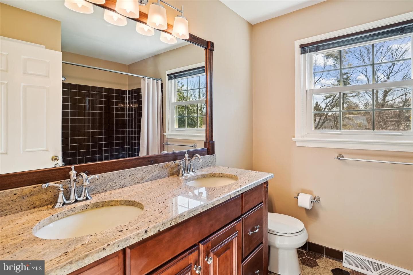144 Cardamon Drive photo 34