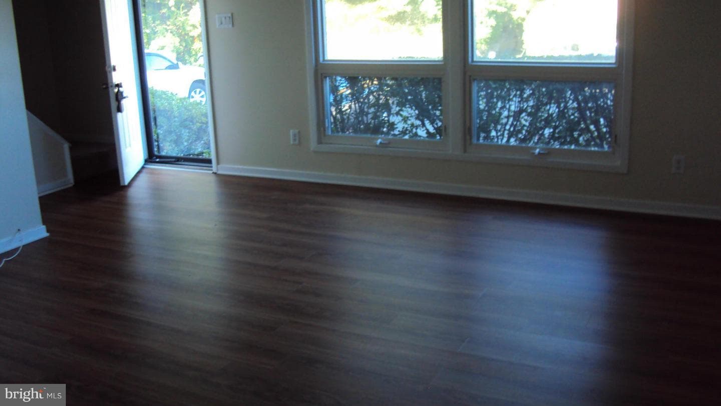 396 West Court photo 2