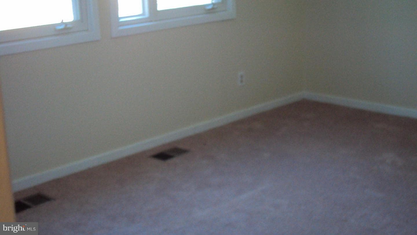 396 West Court photo 8