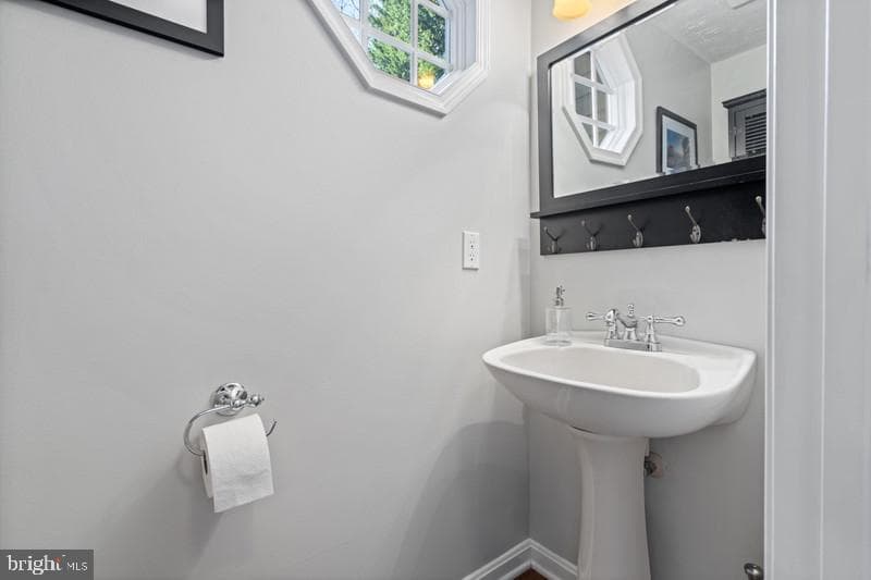 8438 Spring Road photo 16