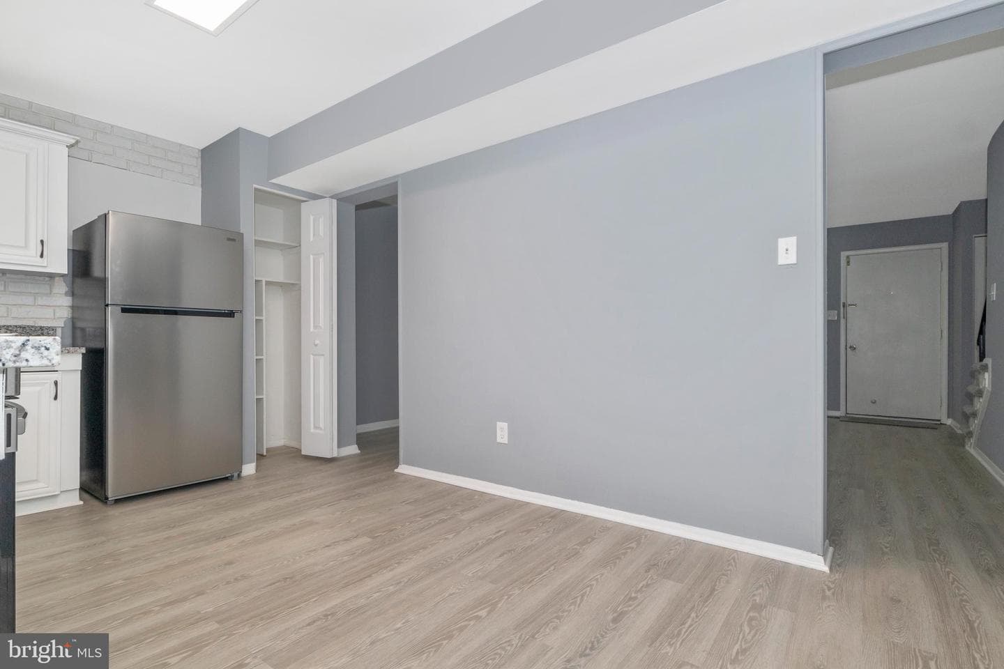 457 Kenilworth Court photo 13