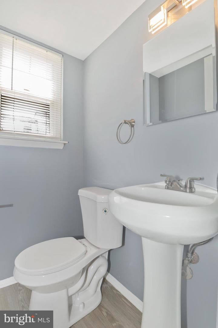 457 Kenilworth Court photo 17