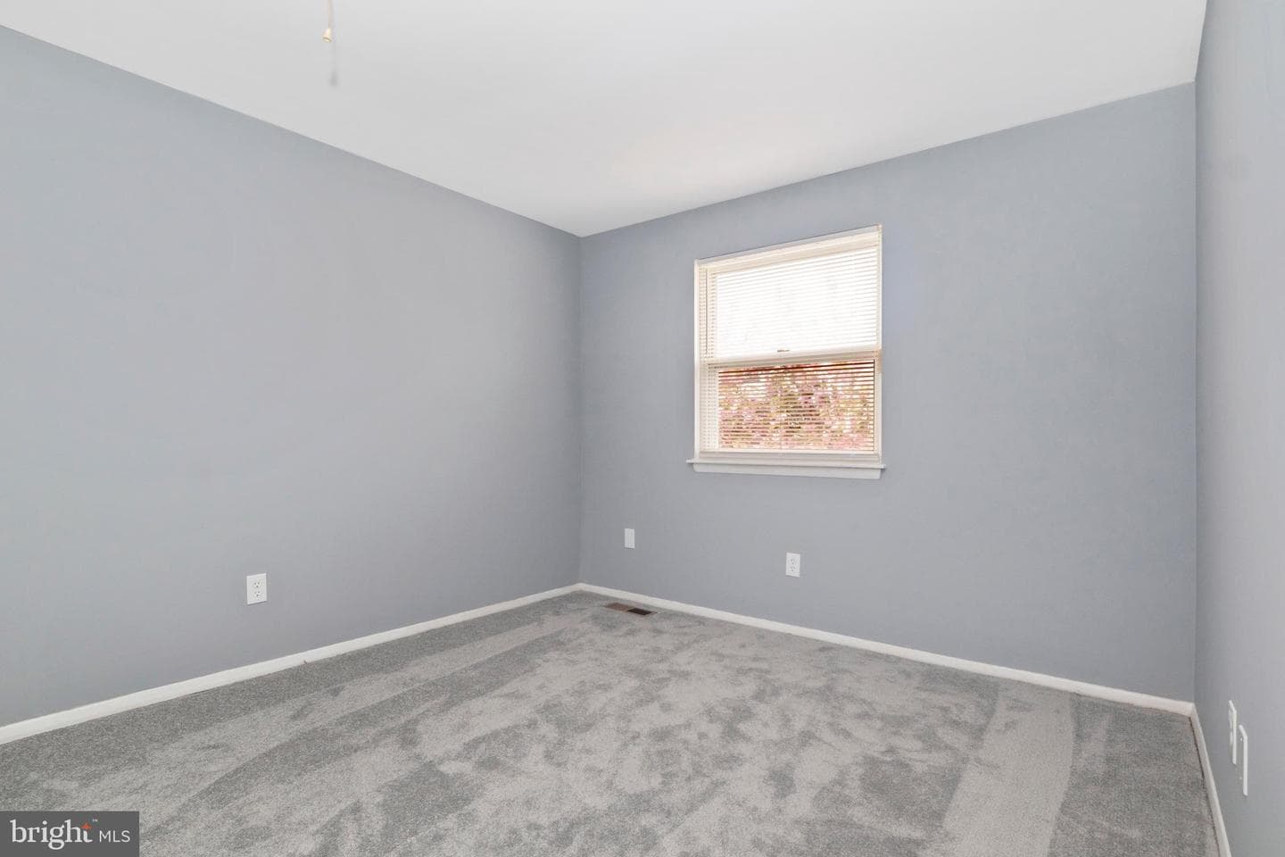 457 Kenilworth Court photo 24