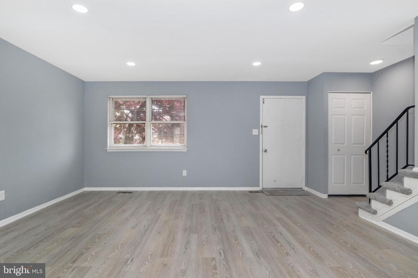 457 Kenilworth Court photo 6