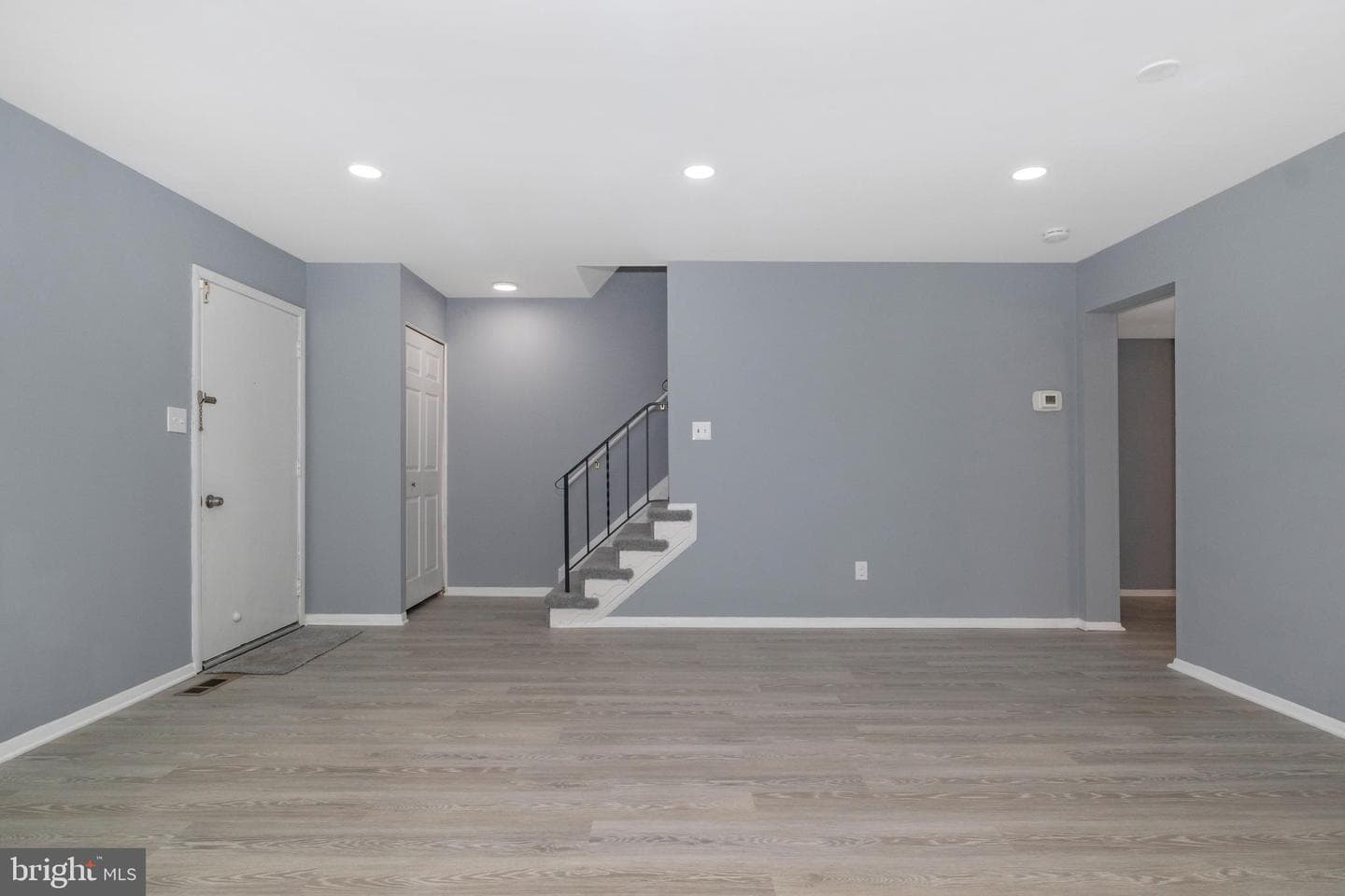 457 Kenilworth Court photo 8