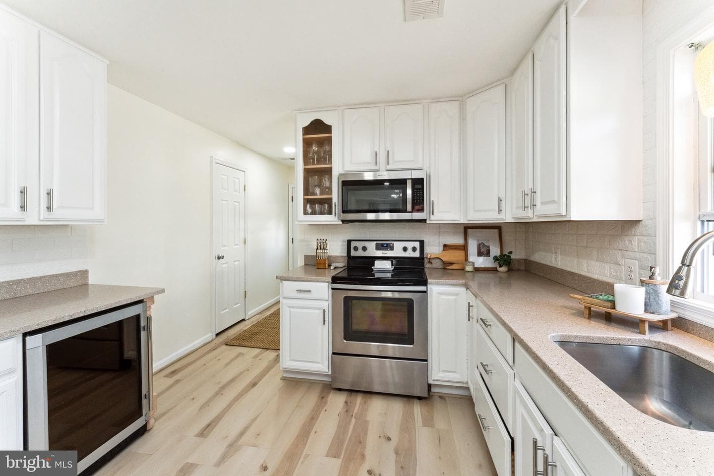 1170 Maple Avenue photo 5