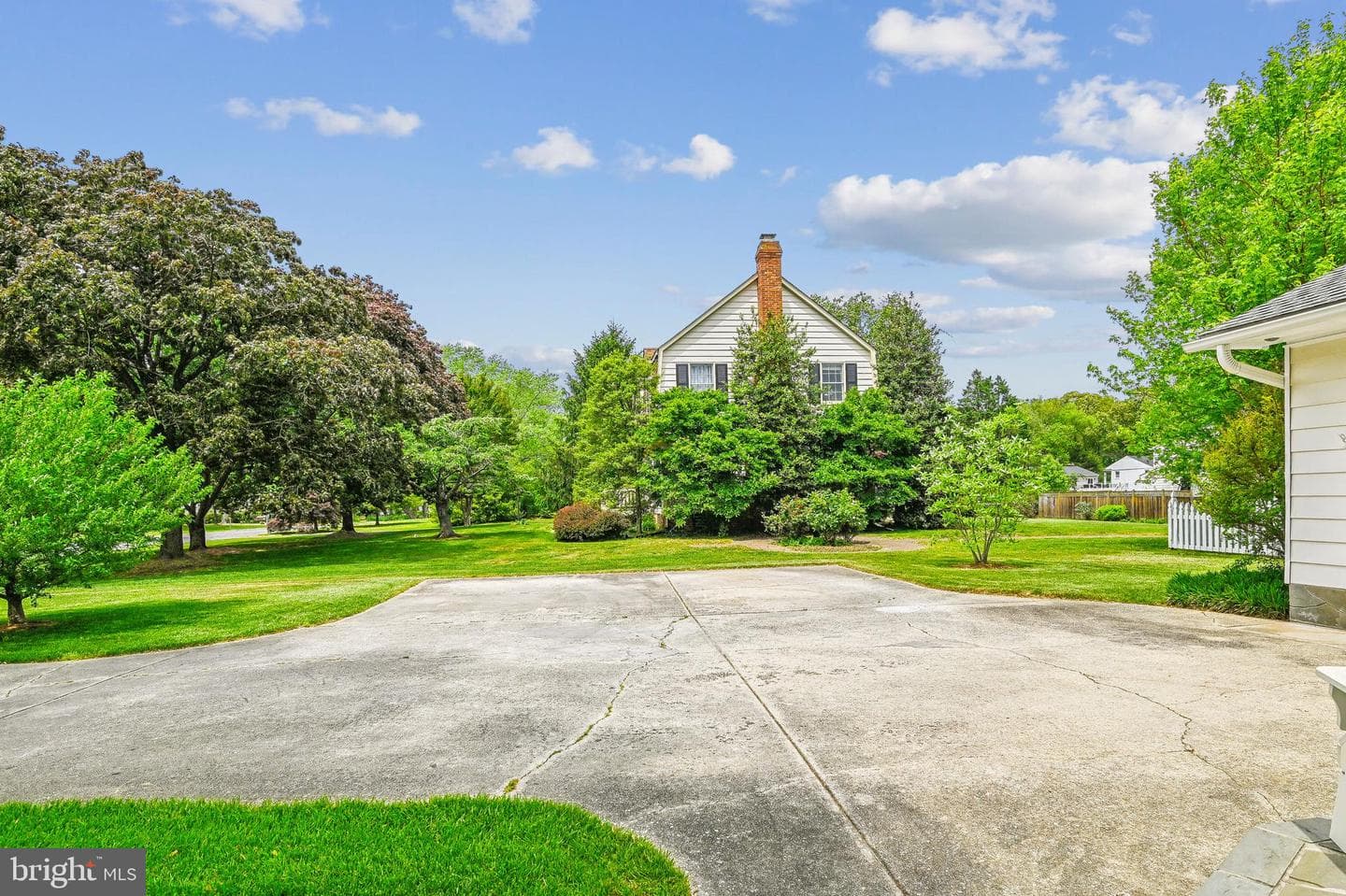 84 Tarragon Lane photo 3