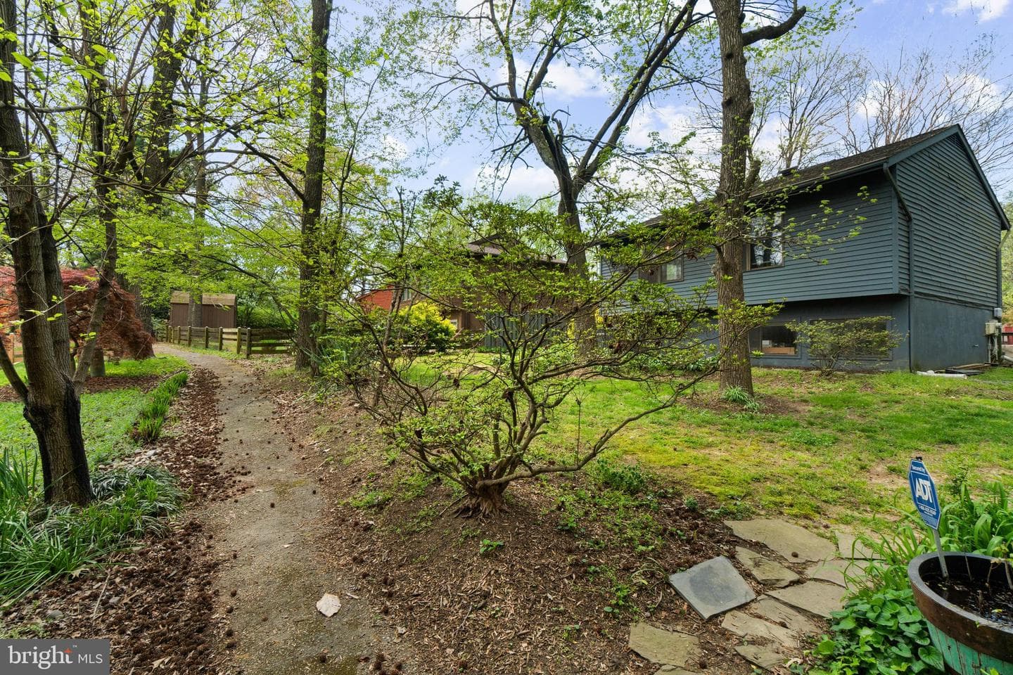 1817 Glade Court photo 26