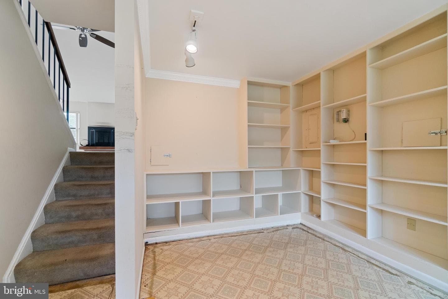 1817 Glade Court photo 30