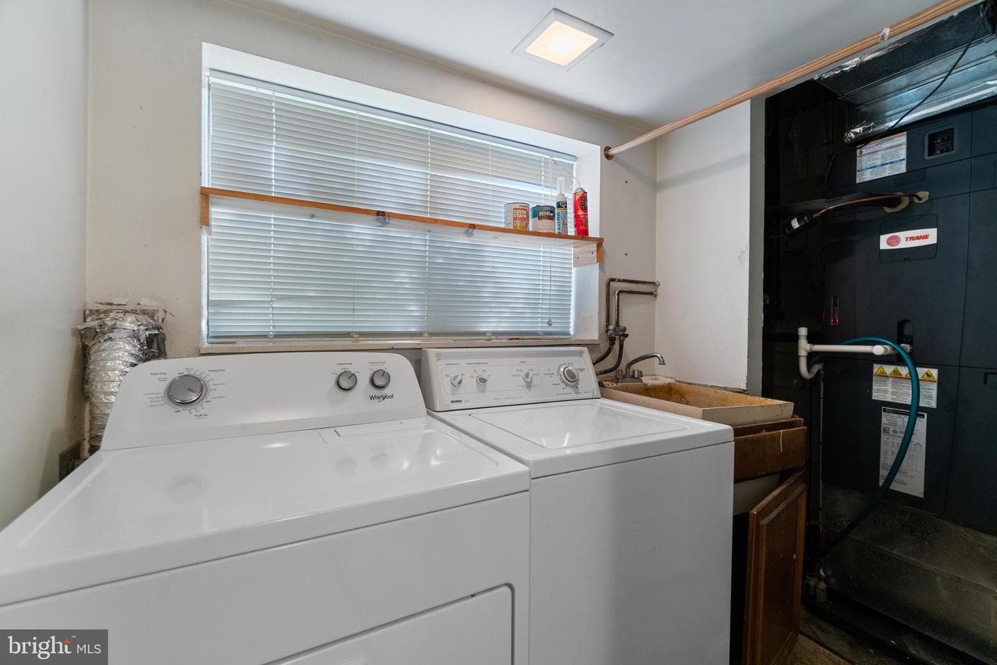 1817 Glade Court photo 32