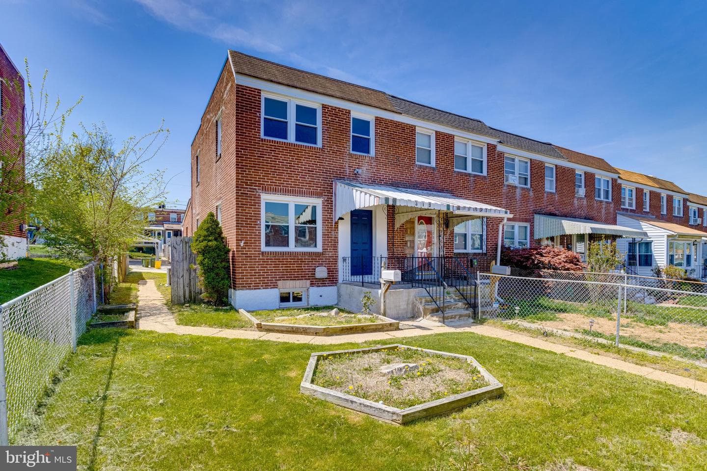 319 Arden Road W photo 1