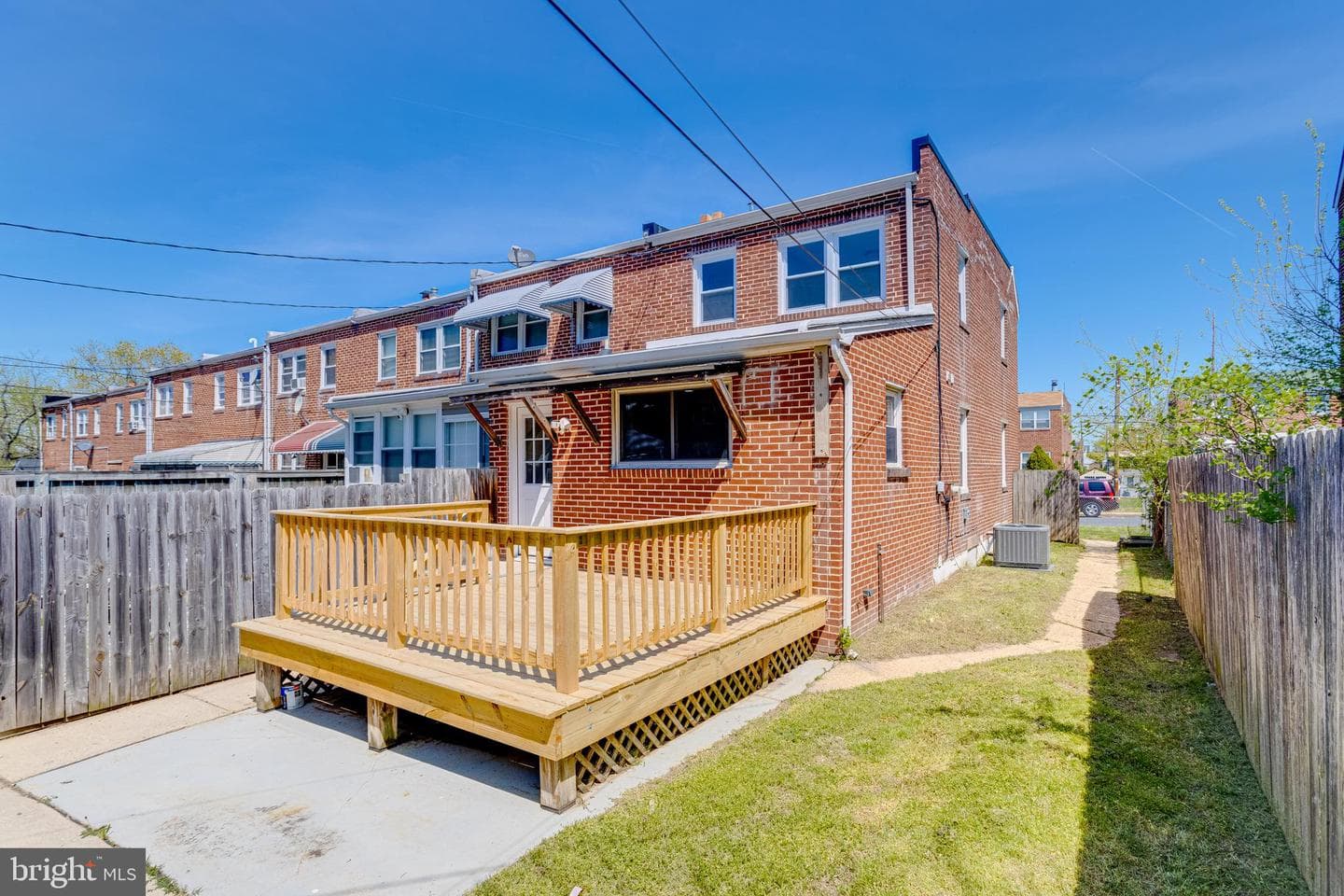 319 Arden Road W photo 2