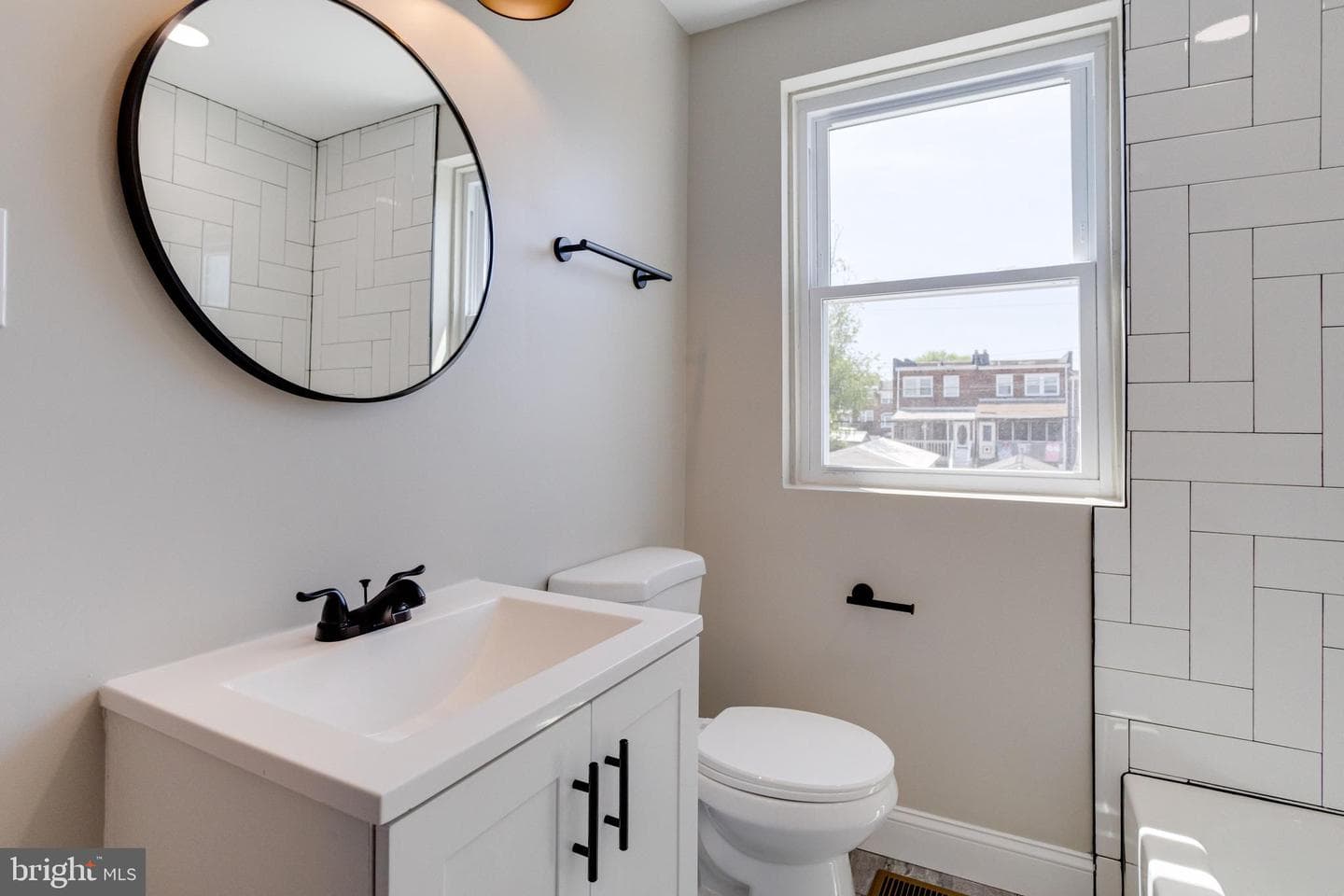 319 Arden Road W photo 27