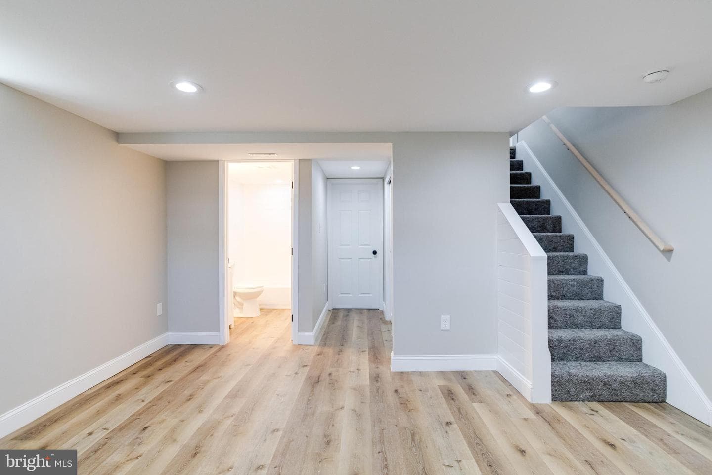 319 Arden Road W photo 30