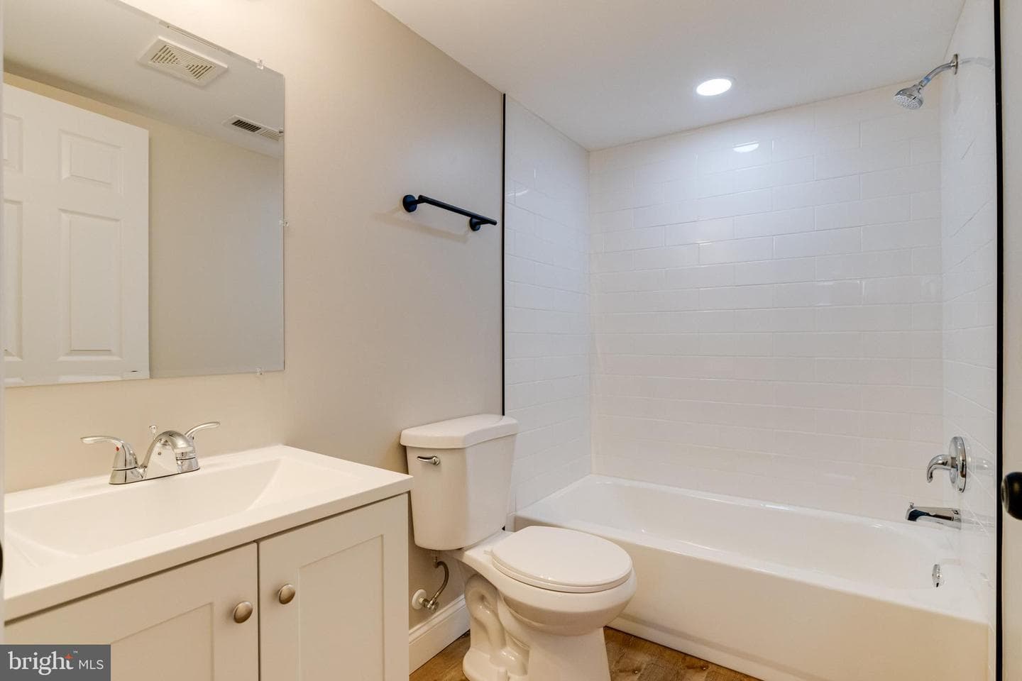 319 Arden Road W photo 35