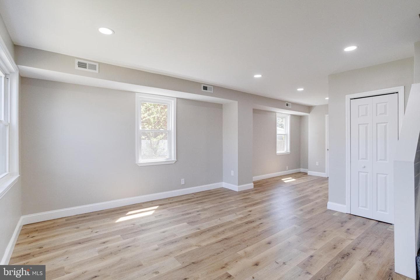 319 Arden Road W photo 5