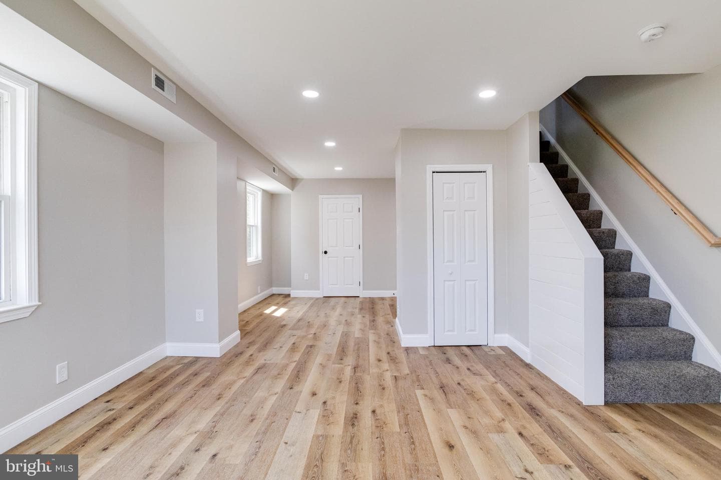 319 Arden Road W photo 6
