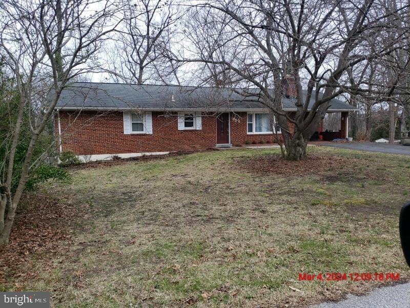 952 Central Lane photo 2
