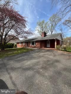 952 Central Lane photo 3
