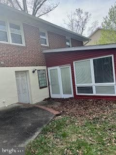 952 Central Lane photo 4