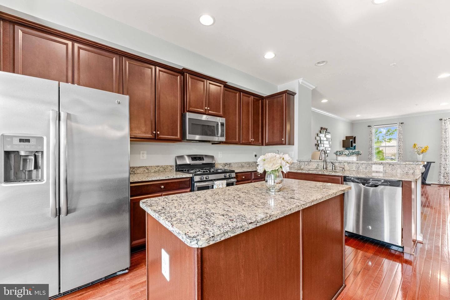 8043 Elton Street photo 4