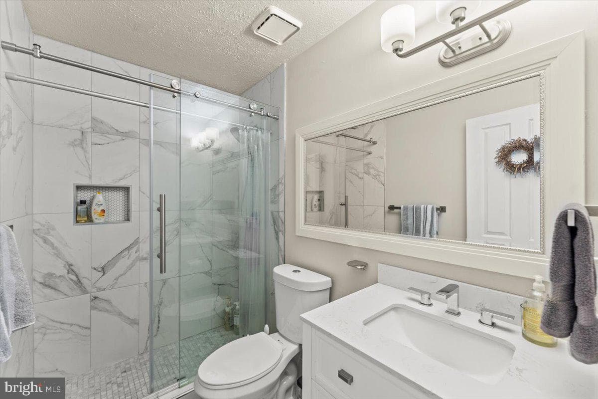1803 Baffin Street photo 10