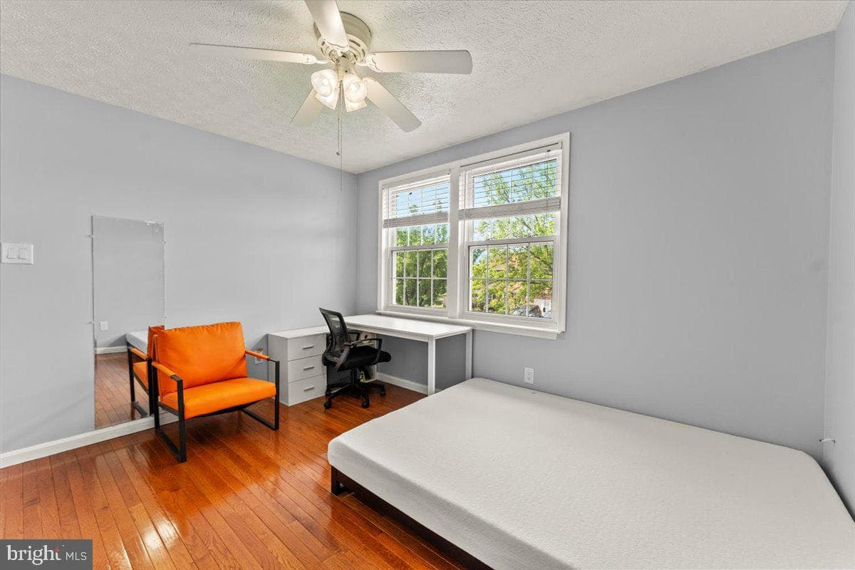 1803 Baffin Street photo 12
