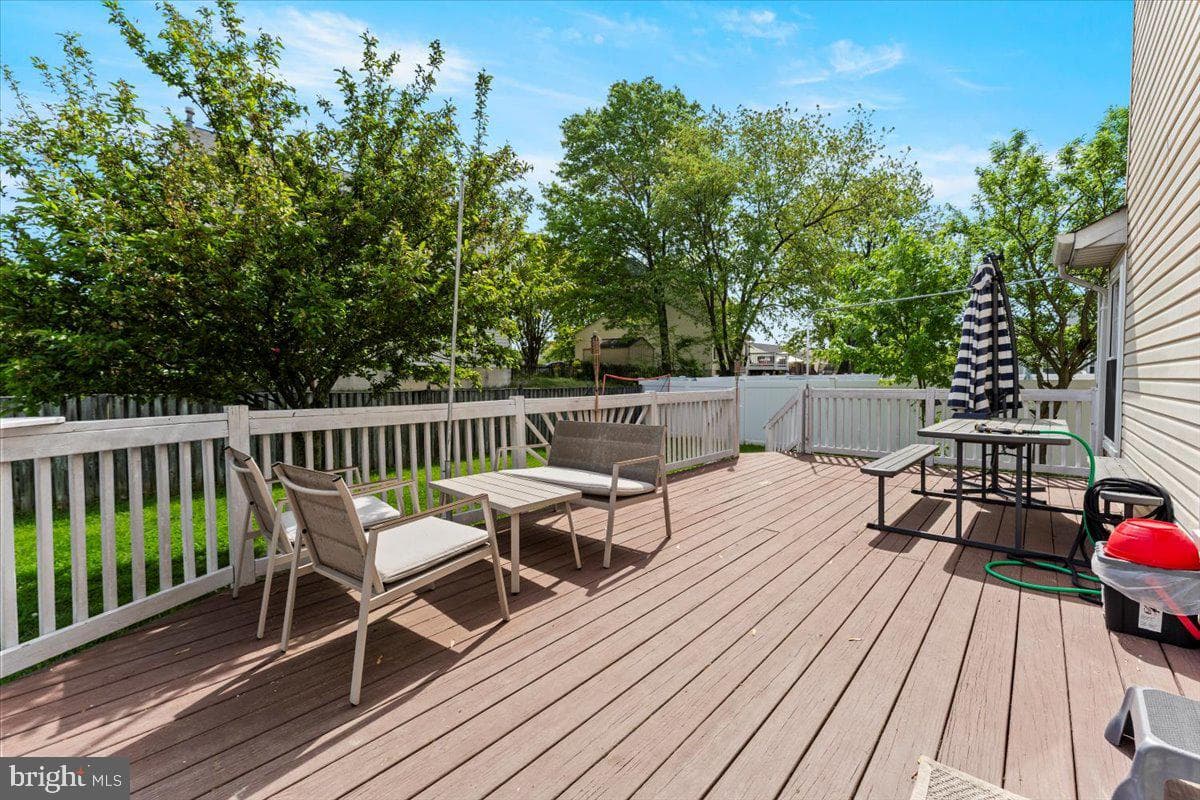 1803 Baffin Street photo 21