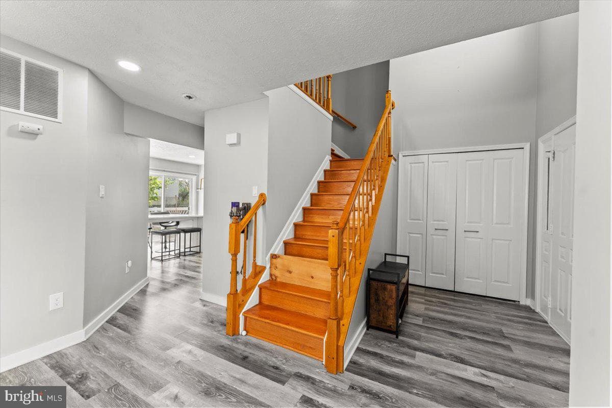 1803 Baffin Street photo 5
