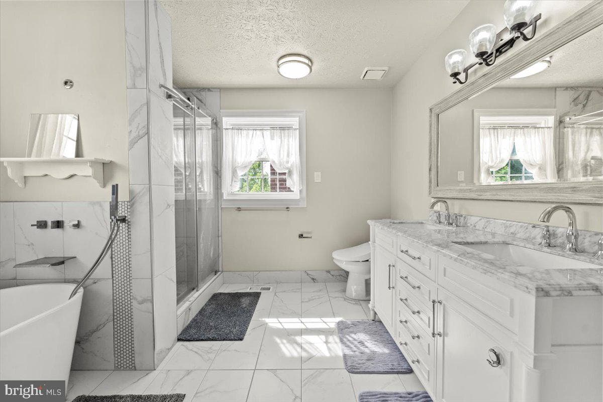 1803 Baffin Street photo 8