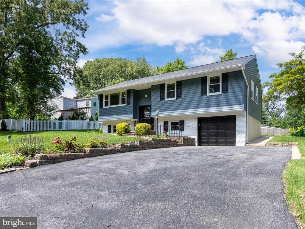 1008 Mountain Top Drive photo 3