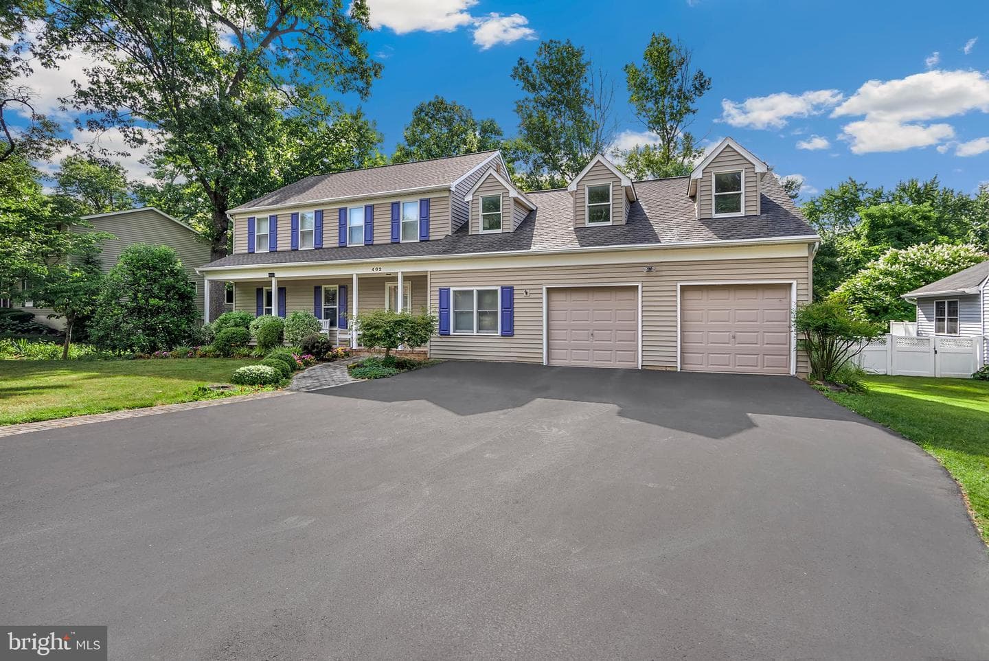 402 Sheffield Road photo 2