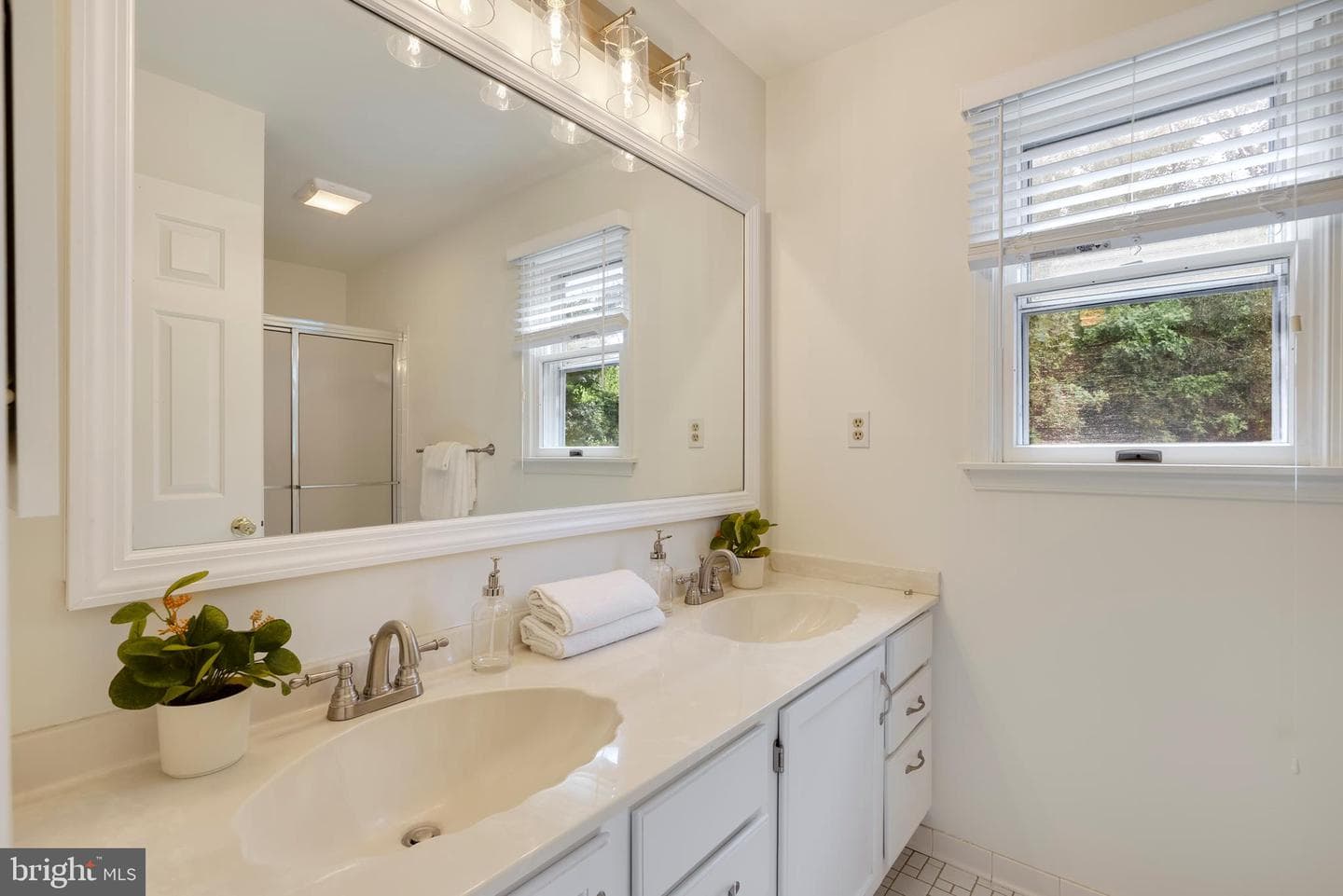 402 Sheffield Road photo 34