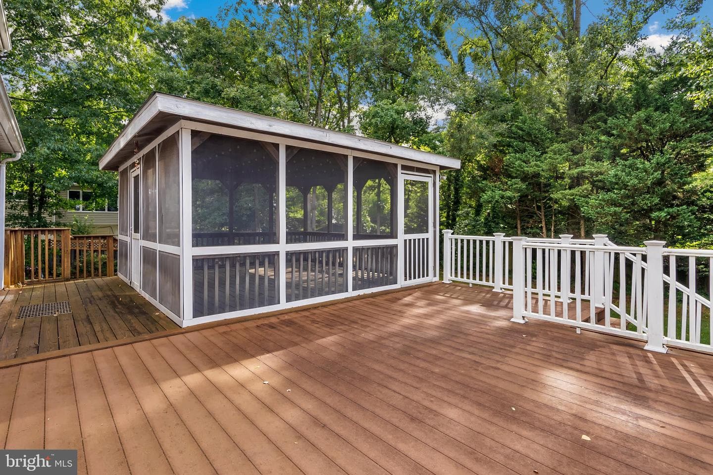 402 Sheffield Road photo 35