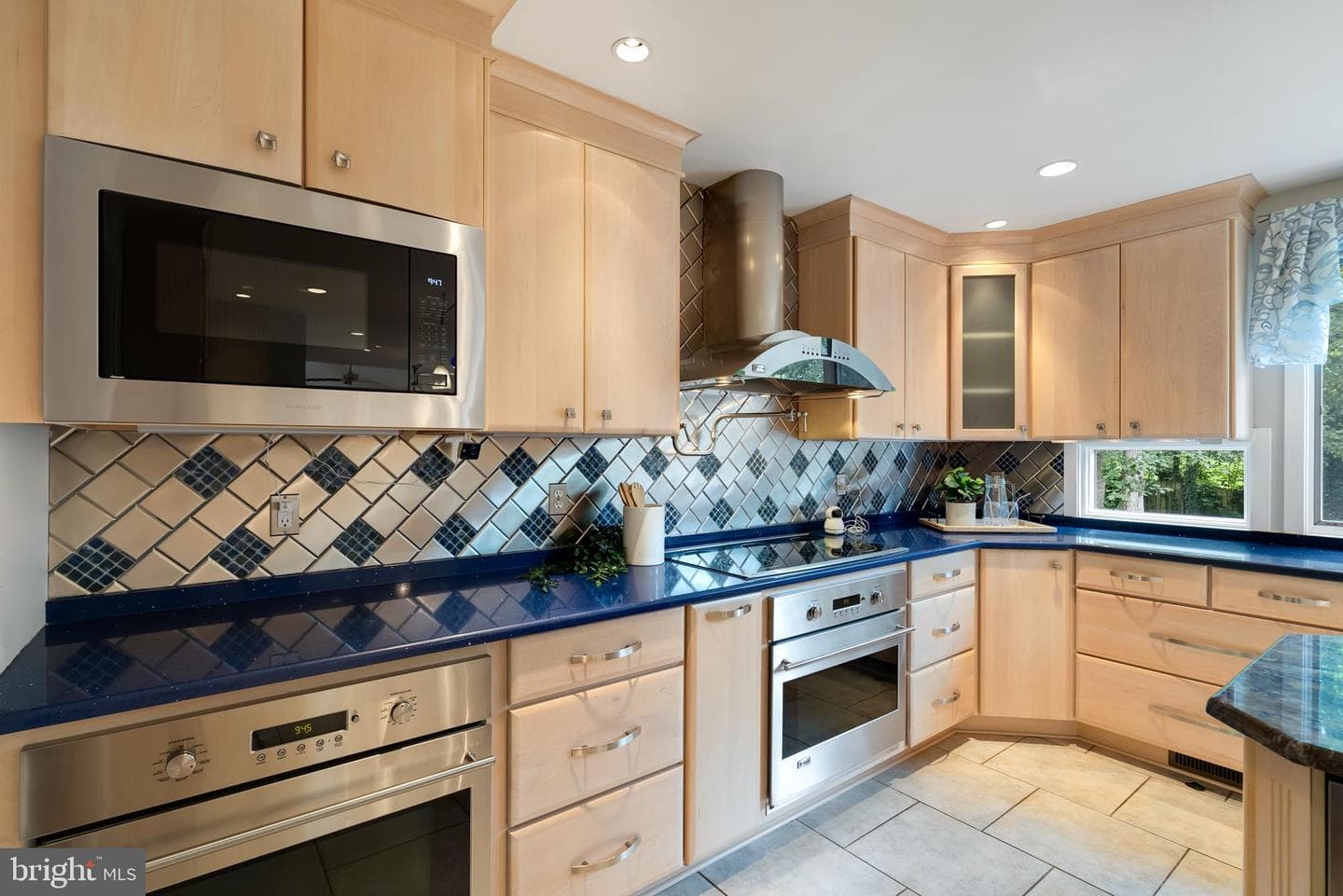 402 Sheffield Road photo 8