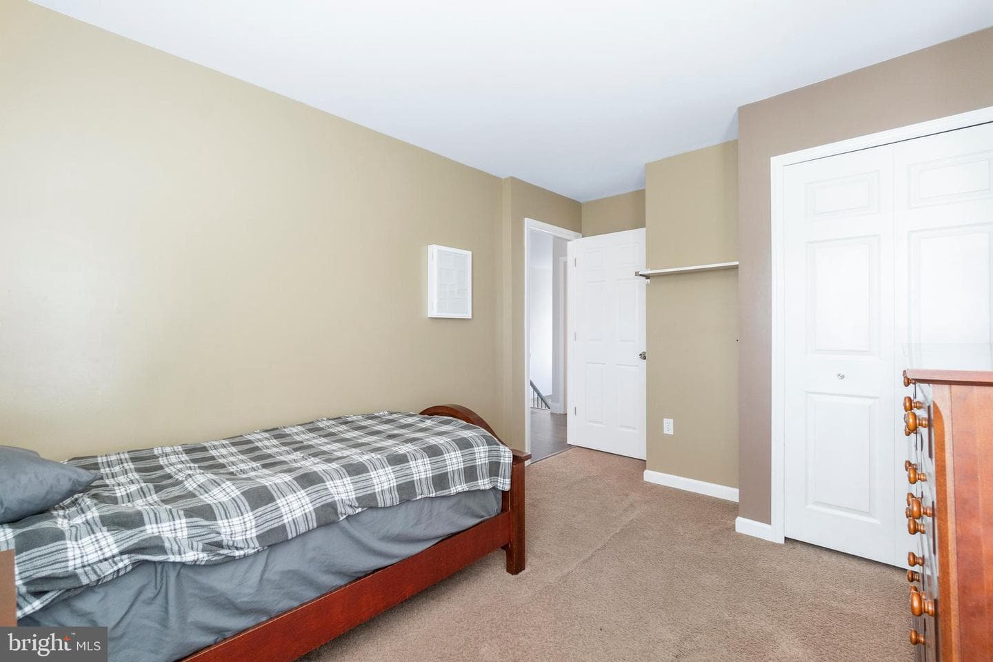313 Buckland Court photo 33
