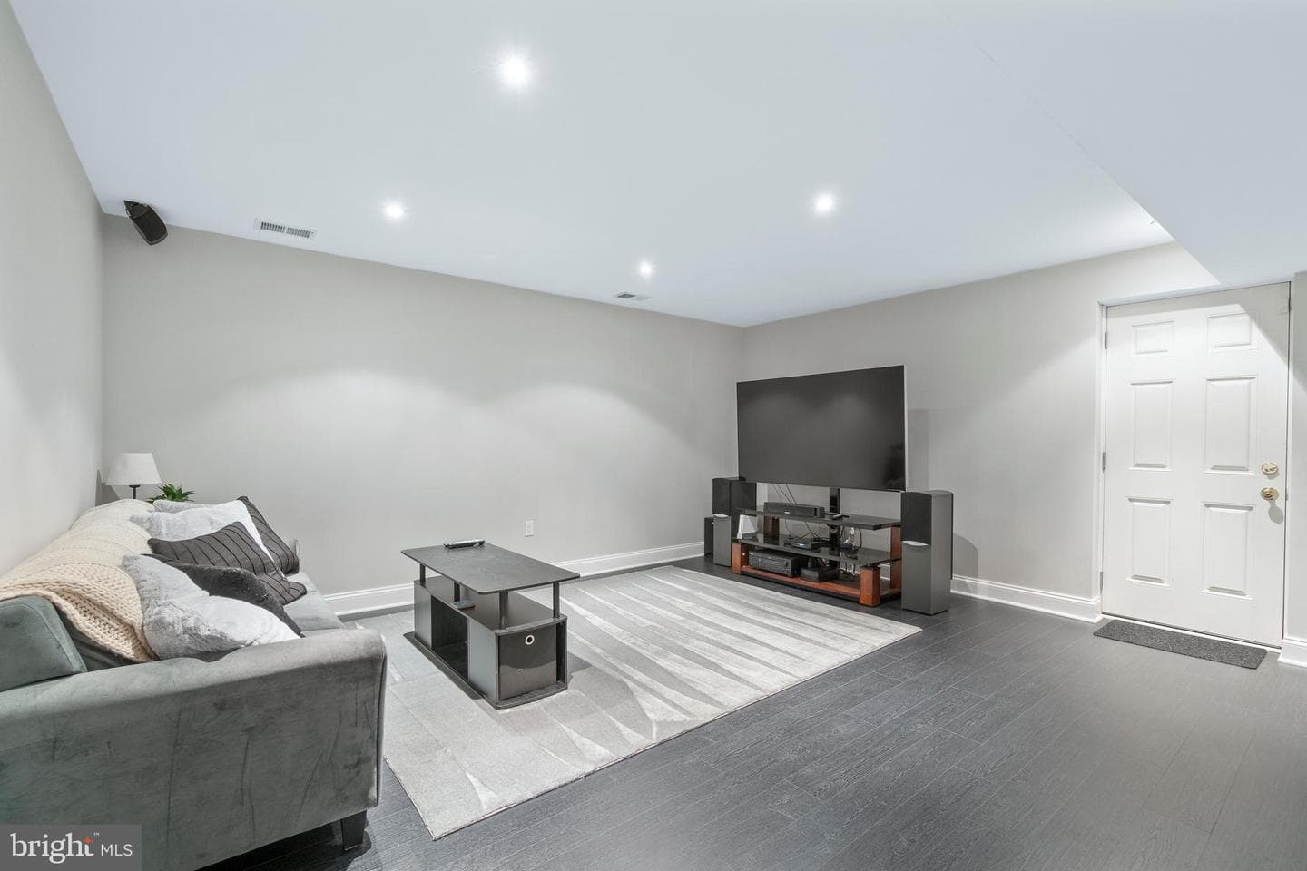 313 Buckland Court photo 44