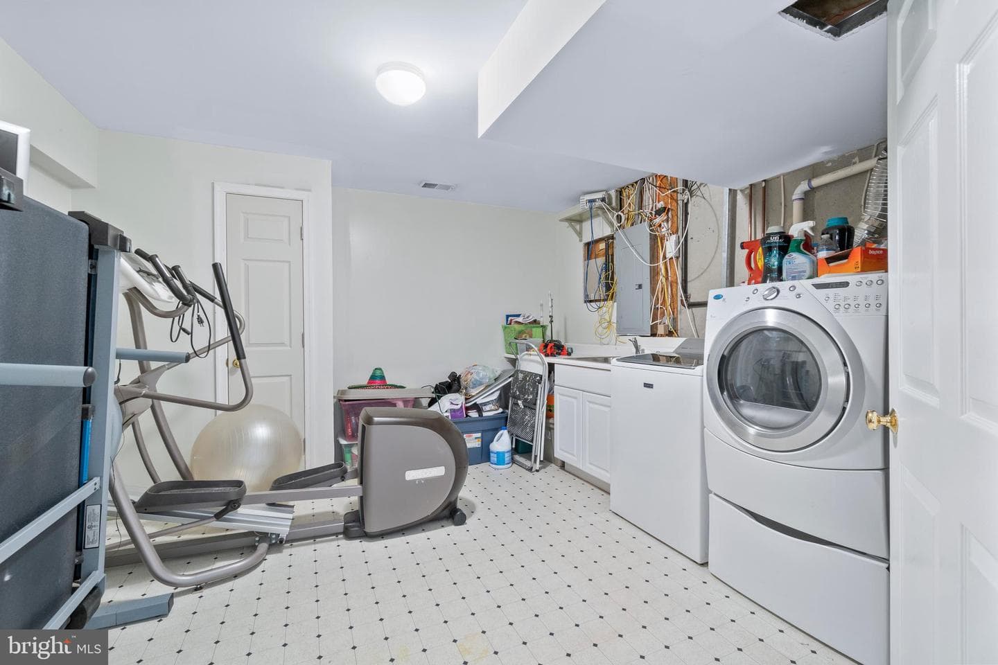 313 Buckland Court photo 49