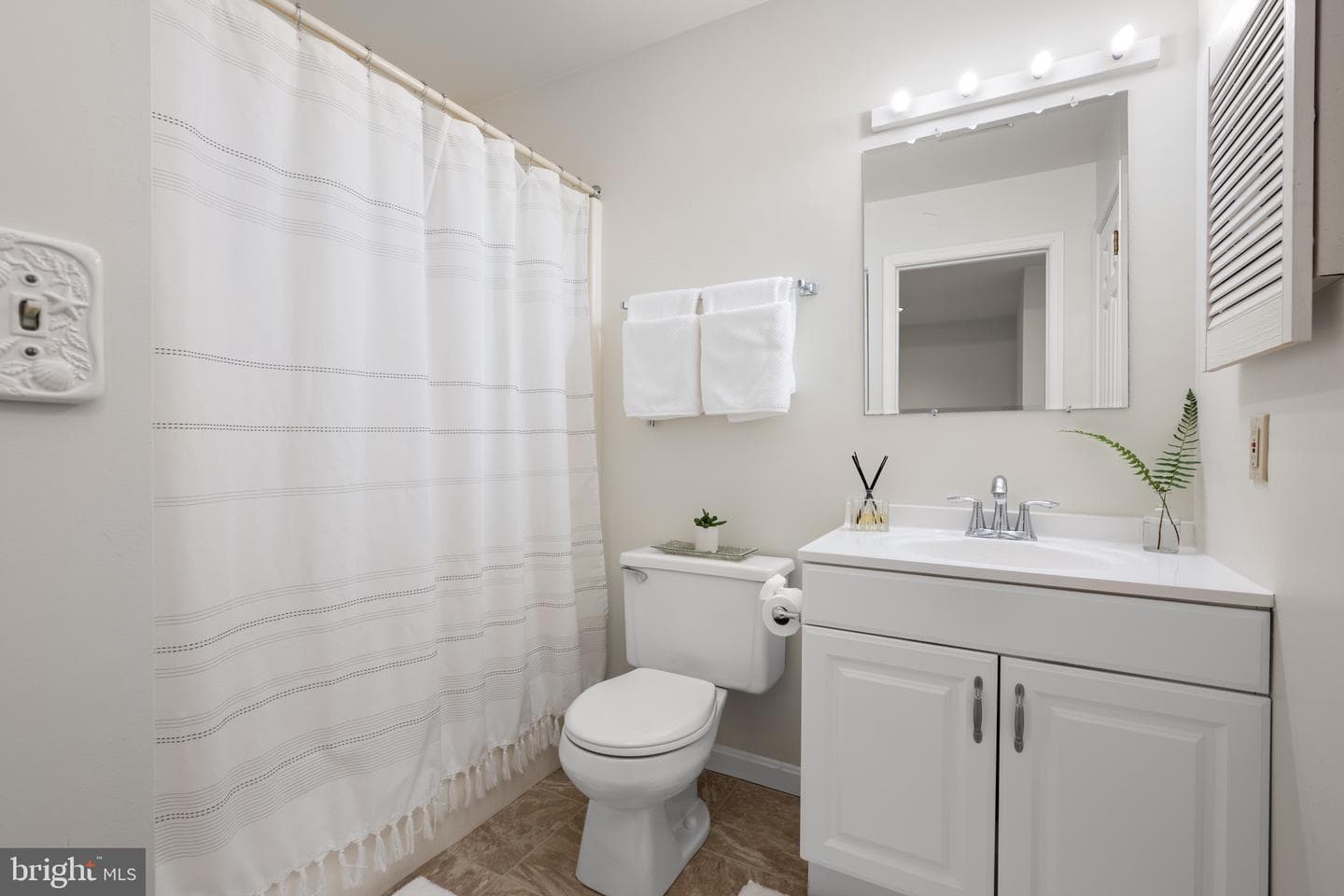 24 Steele Avenue photo 40