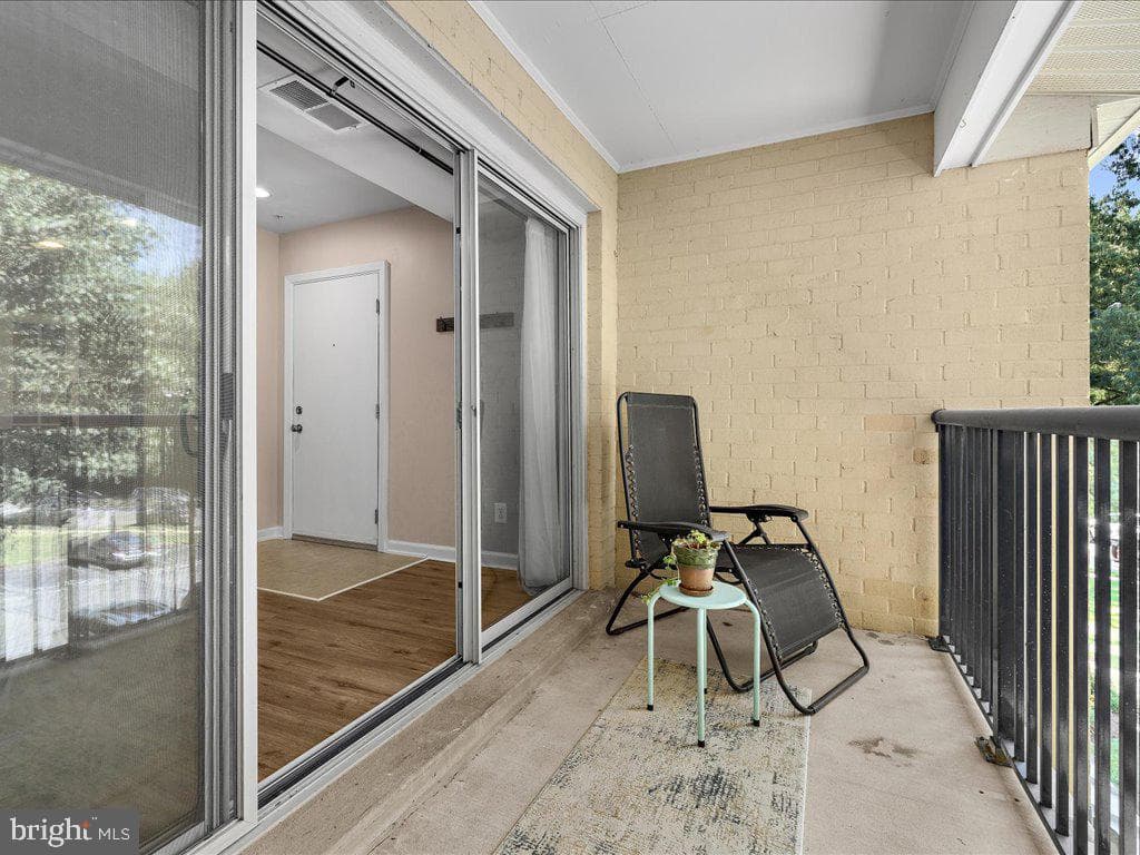 1134 Cove Road #301 photo 12